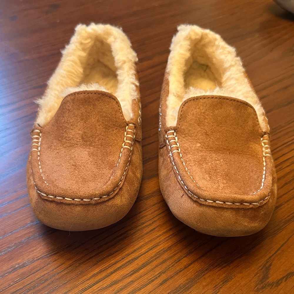 UGG Ansley Moccasin Slippers.  Tan Suede, Faux Fur Lined. Women Size 6 - Picture 3 of 6